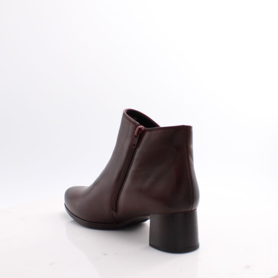 72.827 GABOR BOOTS 25