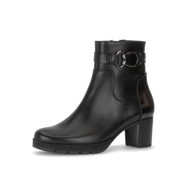 8030.02 GABOR BOOTS 26