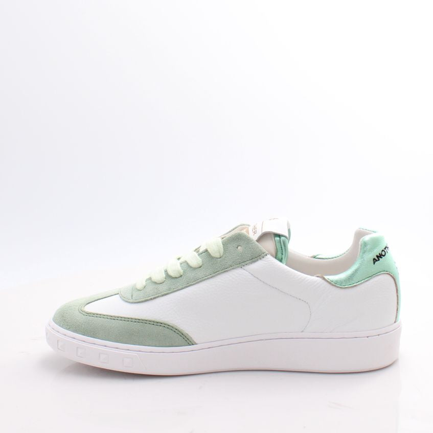 A038 ANOTHER TREND TRAINERS