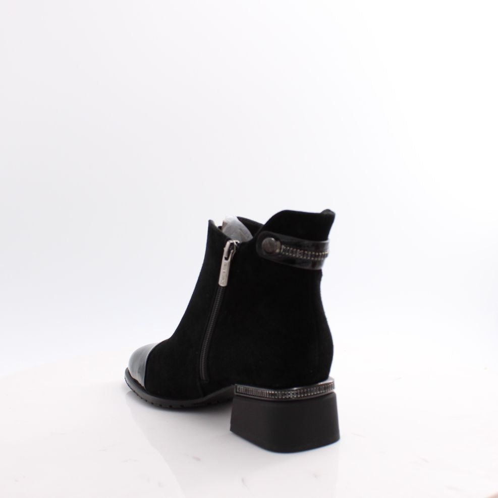 C3865A LORETTA VITALE BOOTS 25