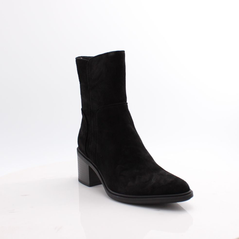 ELETTRA-03 REGARDE LE CIEL