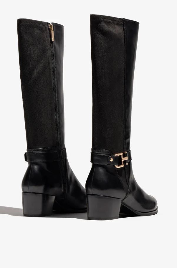 JOLENE-35 REGARDE LE CIEL