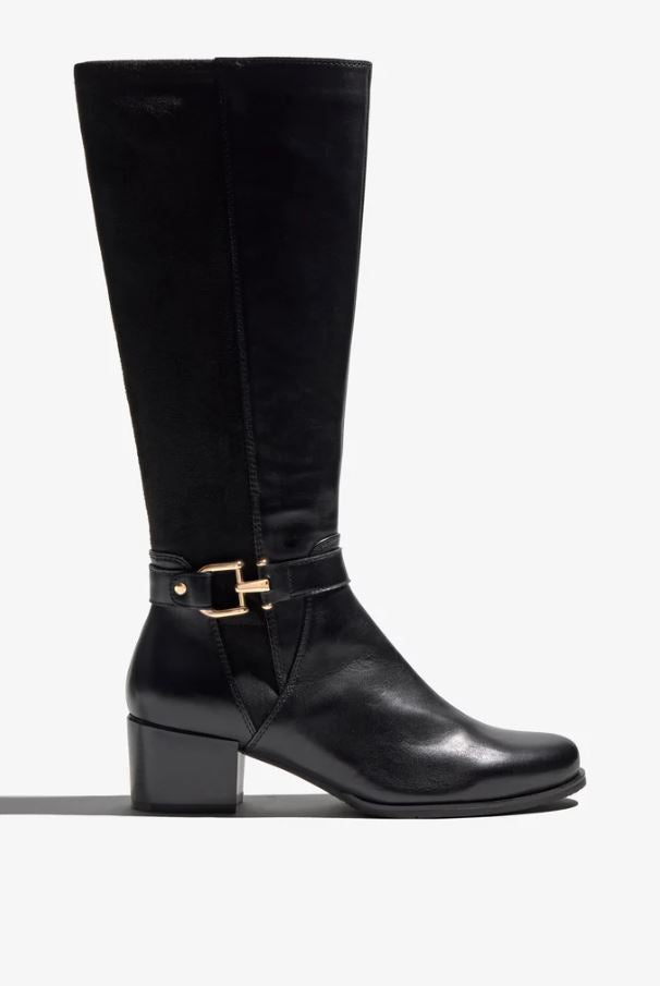 JOLENE-35 REGARDE LE CIEL