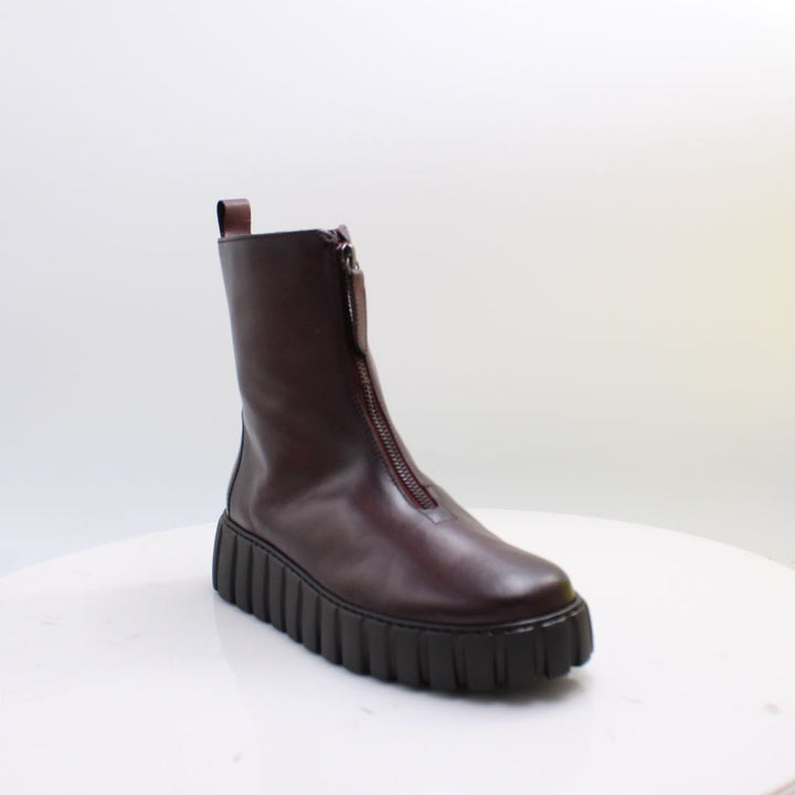 8016.04 GABOR BOOTS 26