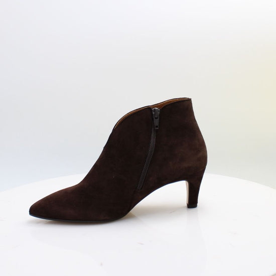 8017.01 GABOR BOOTS 26
