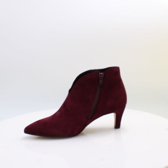 8017.01 GABOR BOOTS 26