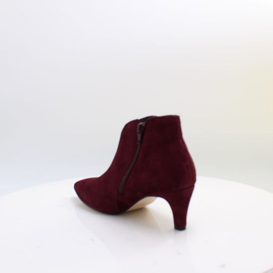 8017.01 GABOR BOOTS 26