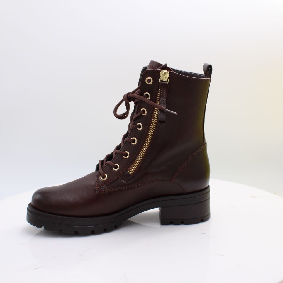 8027.03 GABOR BOOTS 26