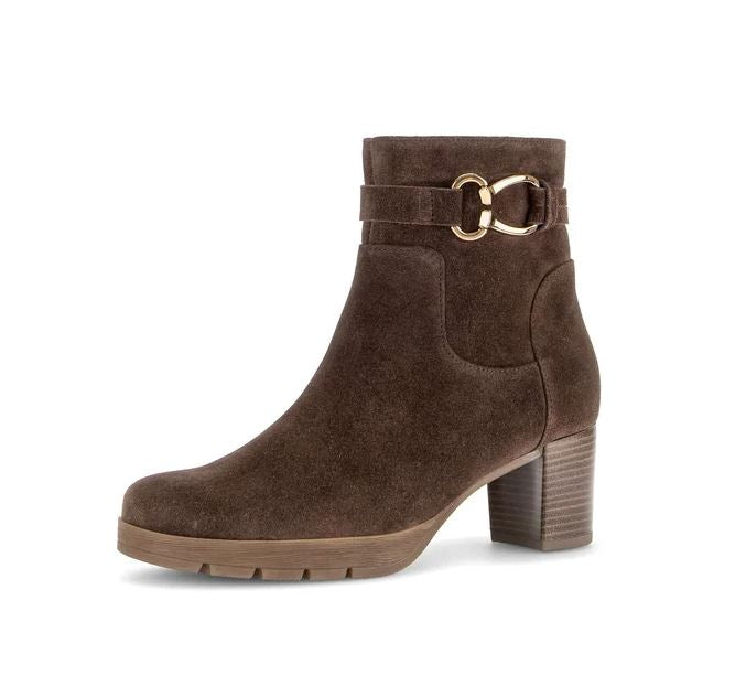 8030.02 GABOR BOOTS 26