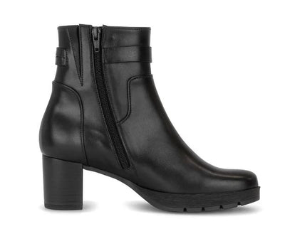 8030.02 GABOR BOOTS 26