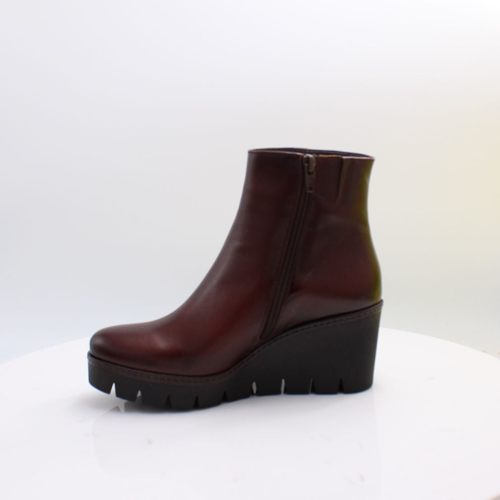 8045.01 GABOR BOOTS 26