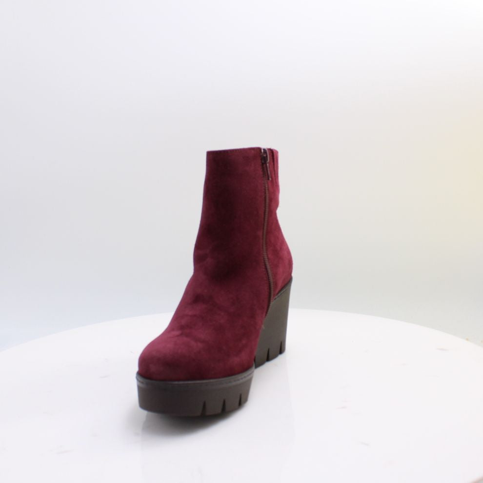 8045.01 GABOR BOOTS 26