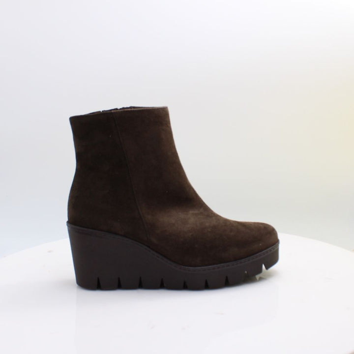 8045.01 GABOR BOOTS 26