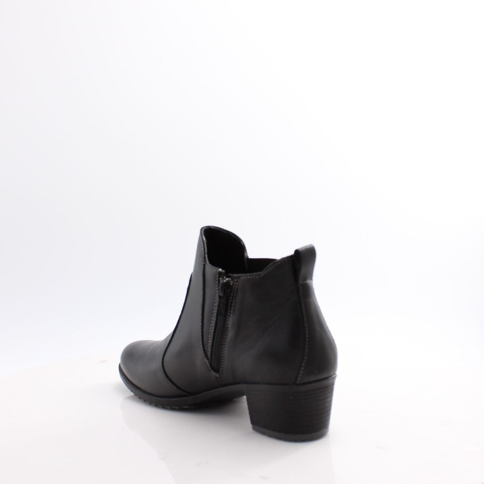ANNA SUAVE BOOTS