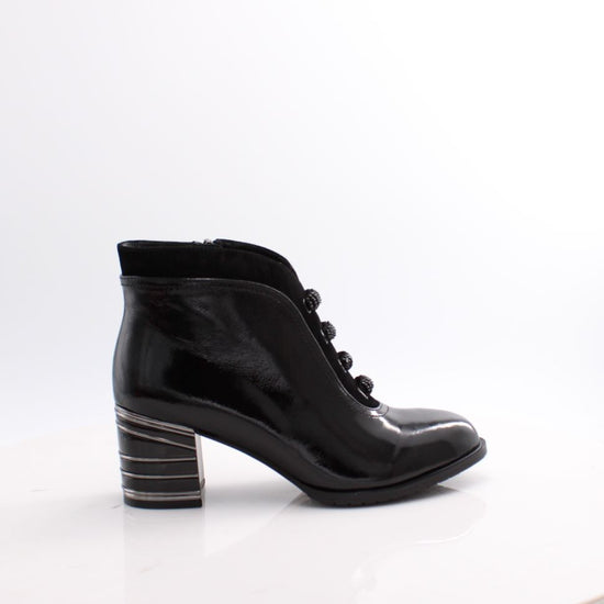 C3891 LORETTA VITALE BOOTS 25