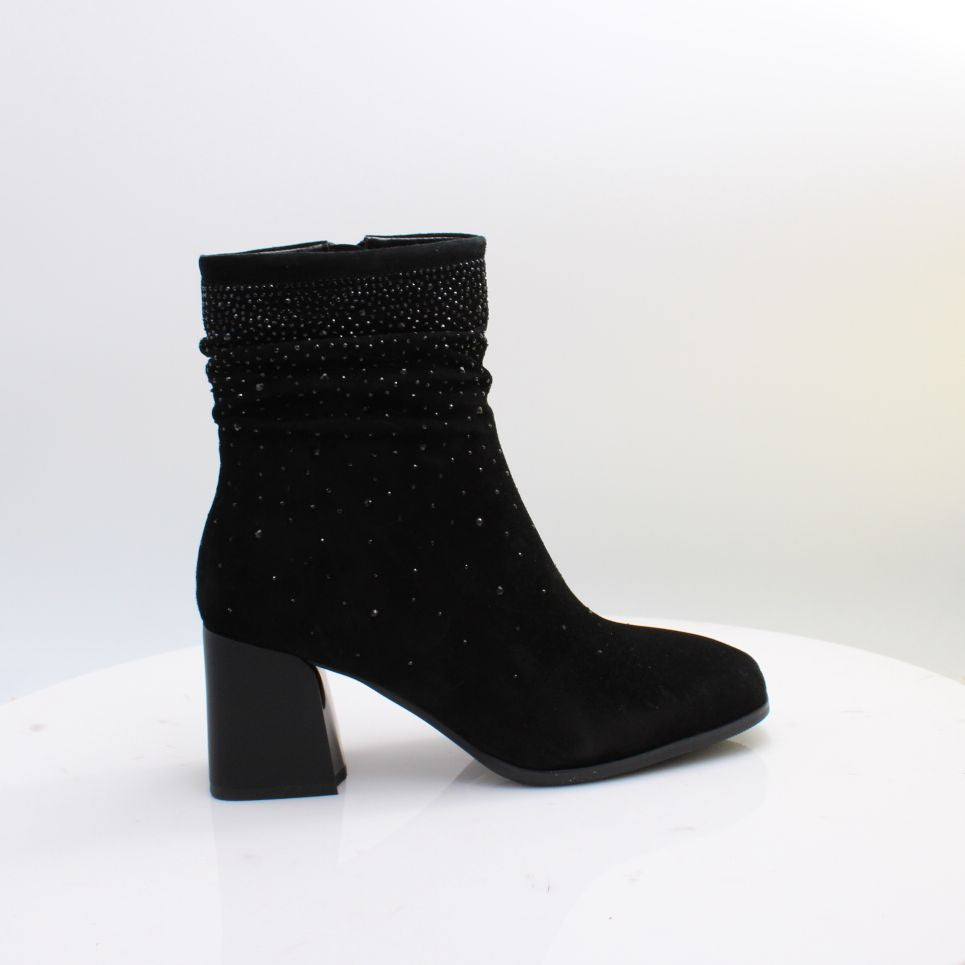 C96111 LORETTA VITALE BOOTS 26