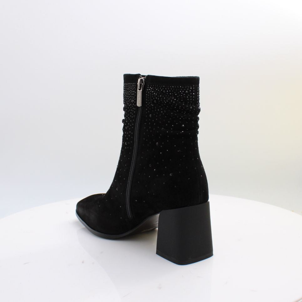 C96111 LORETTA VITALE BOOTS 26
