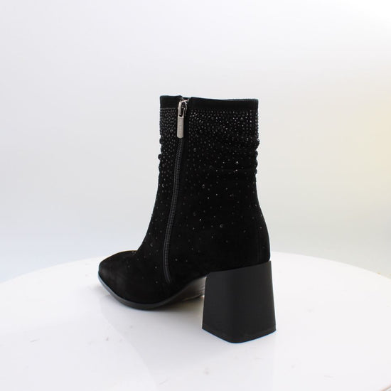 C96111 LORETTA VITALE BOOTS 26