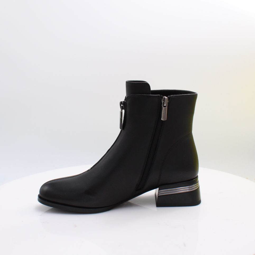 C96124 LORETTA VITALE BOOTS 26