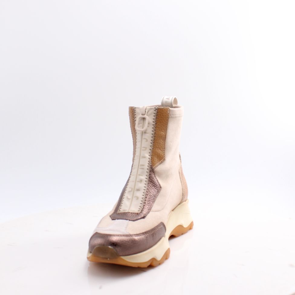 CHI254321 NEPAL HISPANITAS