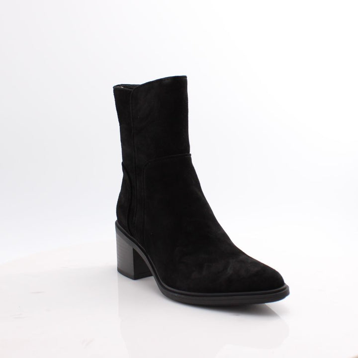 ELETTRA-03 REGARDE LE CIEL