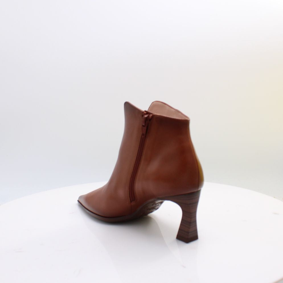 HI265076 HISPANITAS BOOTS 26