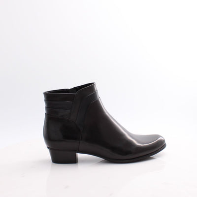 STEFANY-399 REGARDE LE CIEL